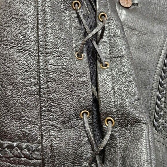 Moto Mod Black Button Front Adjustable Lace Up Sides Motorcycle Riding Vest - Picture 7 of 13